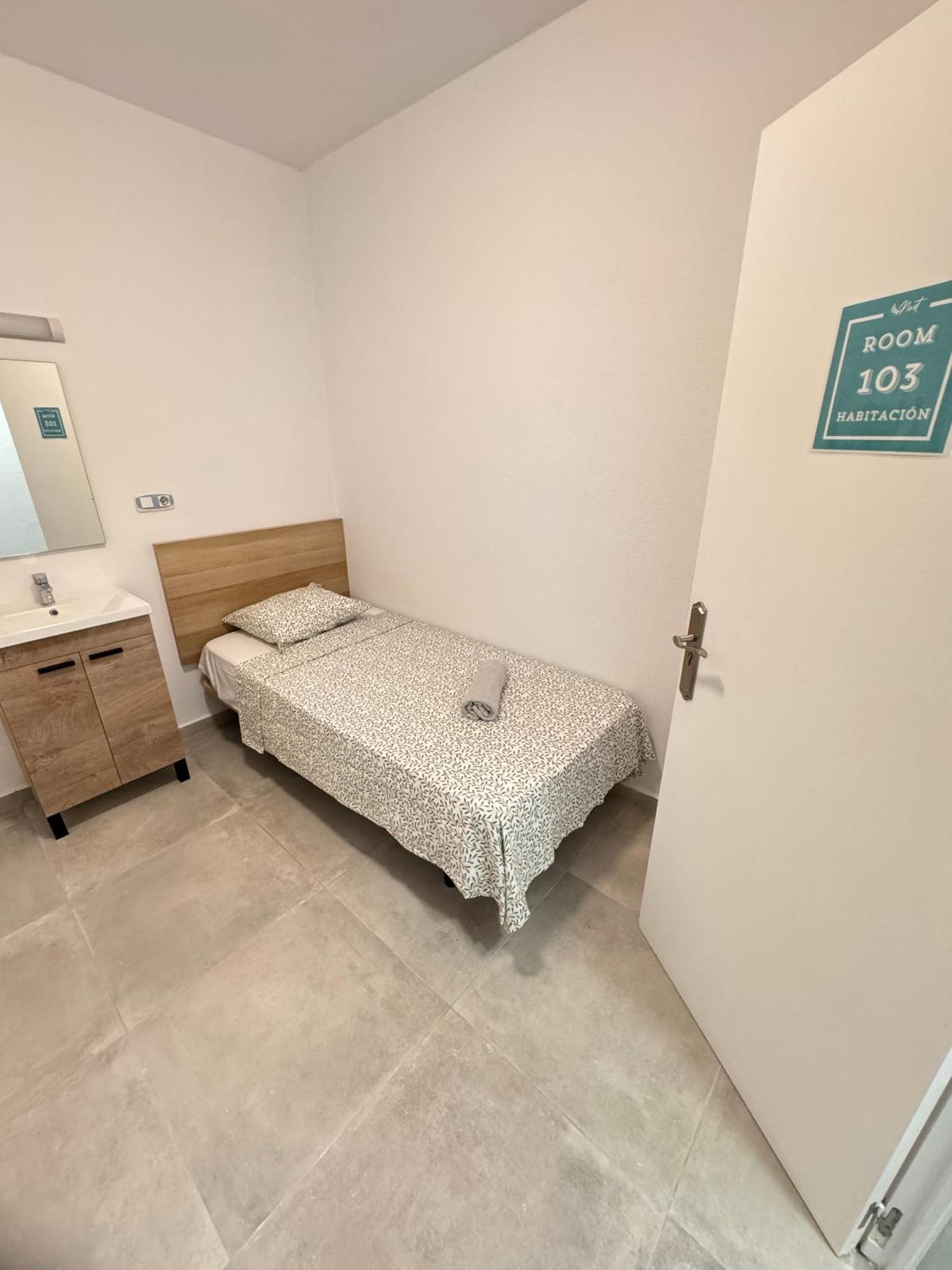 Hostal Cisne Hotel San Antonio  Luaran gambar